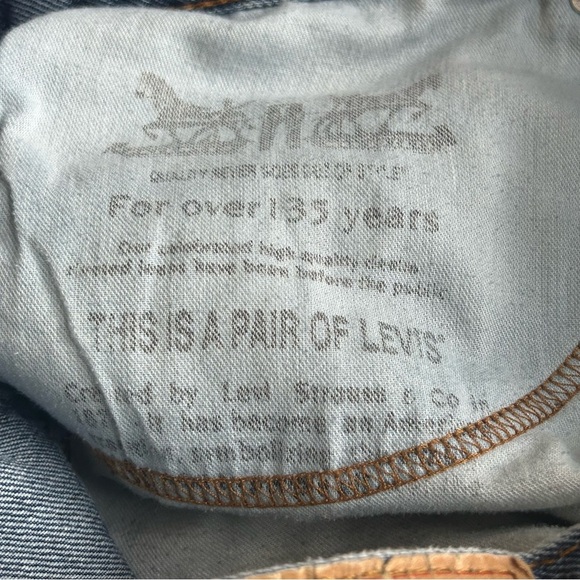 Levi’s Men’s 505 Regular Fit Straight Leg Blue Distressed Jeans - Picture 7 of 9